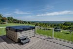 Hot tub on the deck for 6 people, with views of the valley and Keuka lake